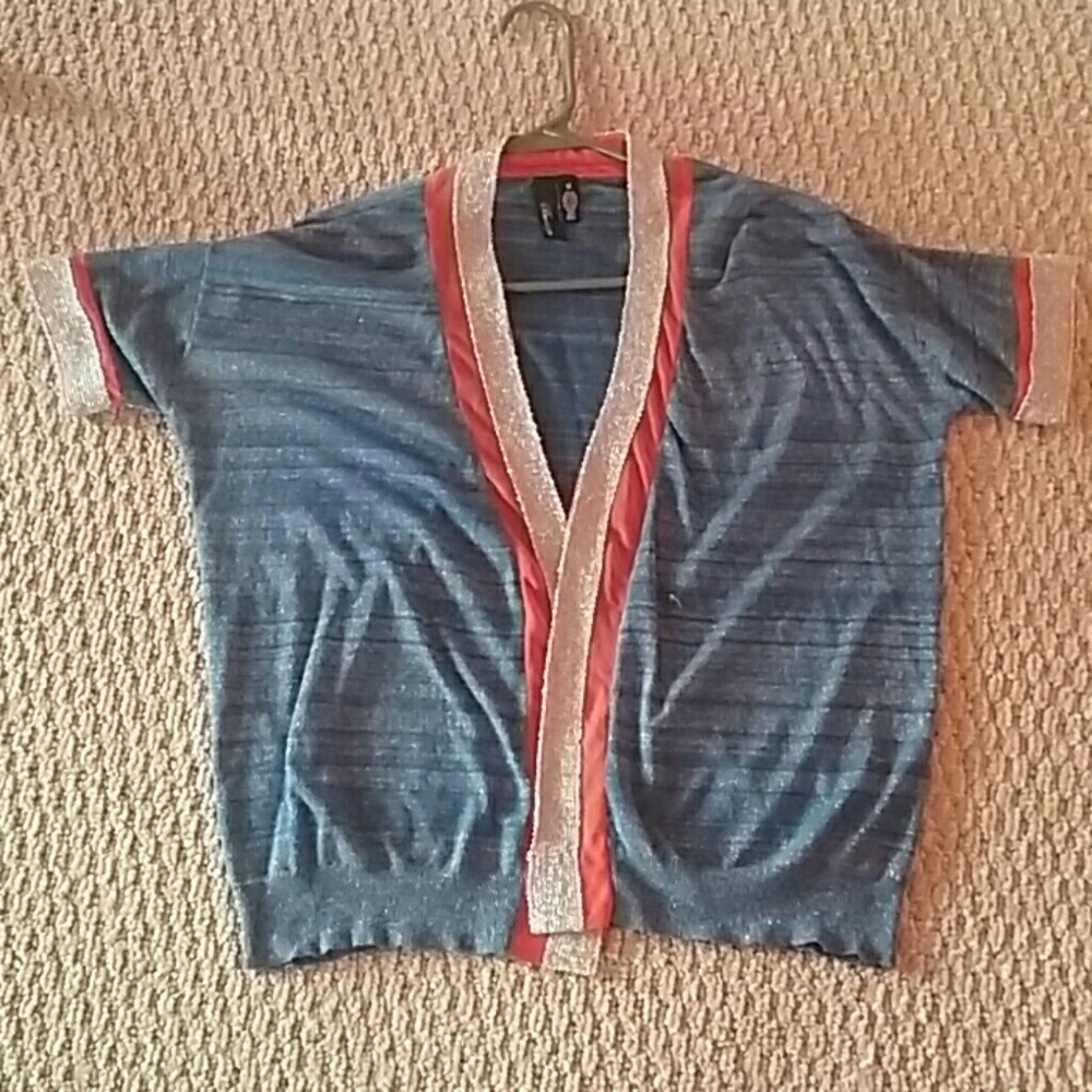 Short sleeve vest